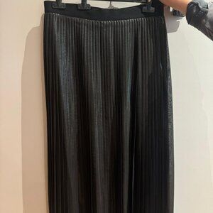 Fabiana Filippi Elegant Pleated Skirt